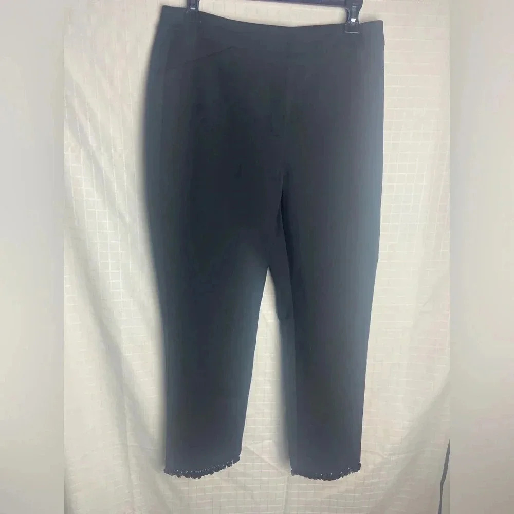 Stylish Womens 0.5 Chicos (6) ankle pants black Sequins Details